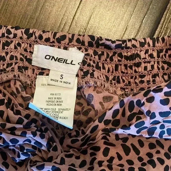 🌊O’Neill cover up small - Picture 2 of 2